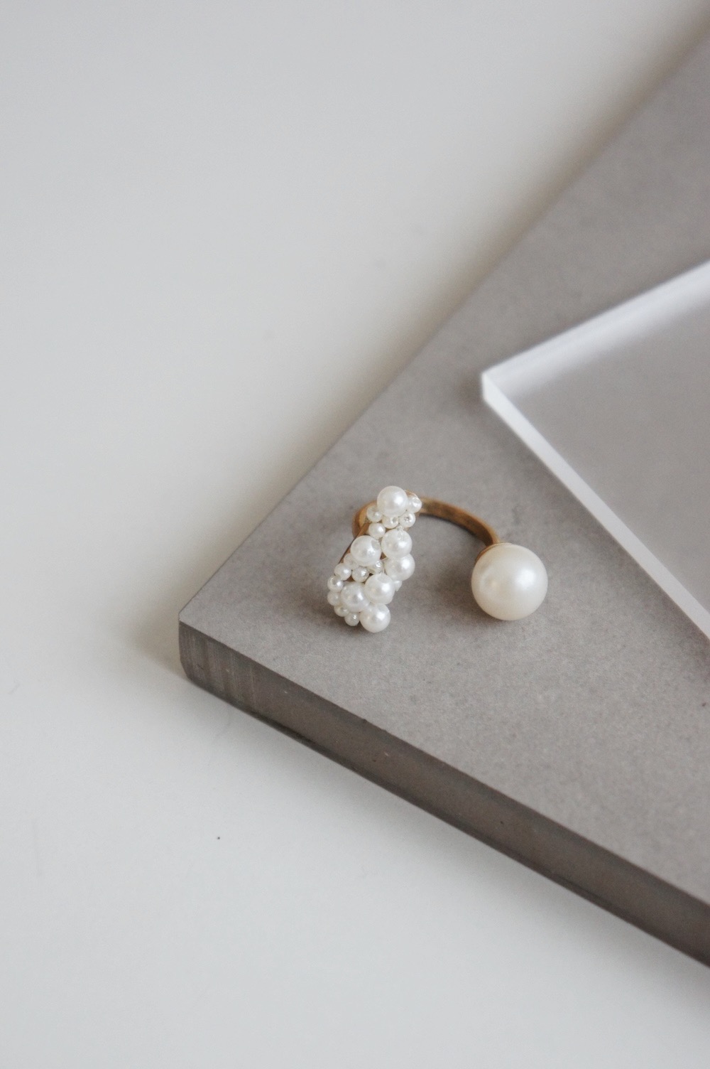 Grit & Pearl (PO21NOV)